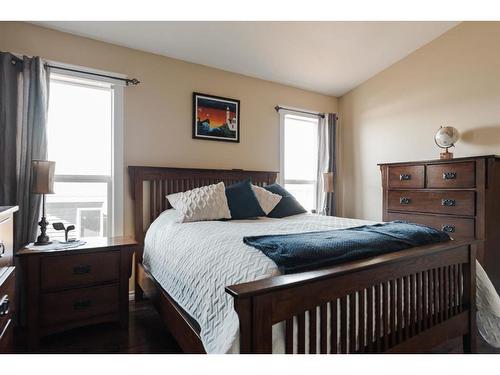 191 Atkinson Lane, Fort Mcmurray, AB - Indoor Photo Showing Bedroom