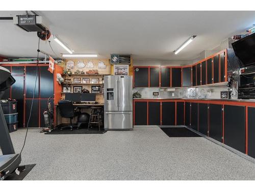 191 Atkinson Lane, Fort Mcmurray, AB - Indoor Photo Showing Kitchen