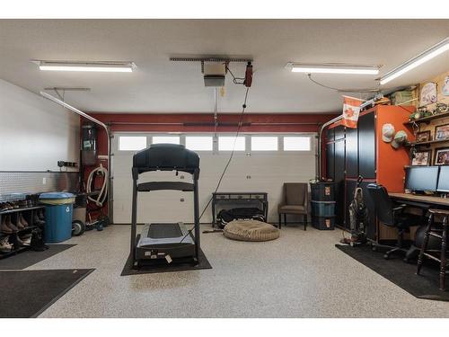 191 Atkinson Lane, Fort Mcmurray, AB - Indoor Photo Showing Garage