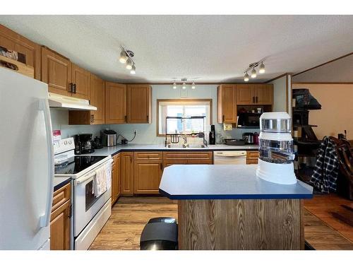 164 Clausen Crescent, Fort Mcmurray, AB - Indoor Photo Showing Kitchen With Double Sink