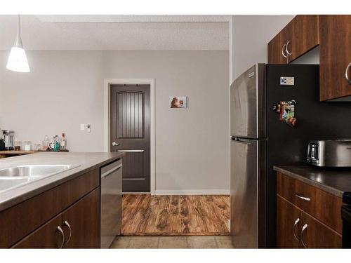 115-136B Sandpiper Road, Fort Mcmurray, AB - Indoor Photo Showing Kitchen