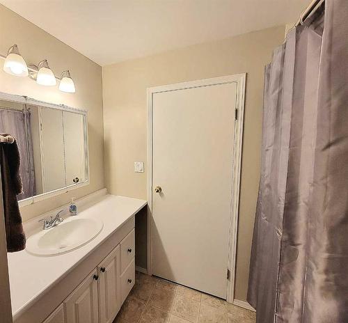 10405 102 Avenue, Lac La Biche, AB - Indoor Photo Showing Bathroom