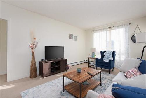 309-136A Sandpiper Road, Fort Mcmurray, AB - Indoor Photo Showing Living Room