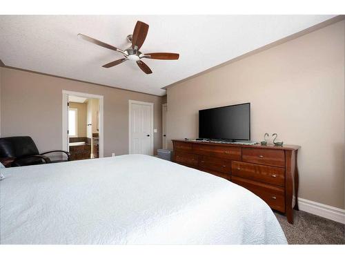 177 Chestnut Way, Fort Mcmurray, AB - Indoor Photo Showing Bedroom