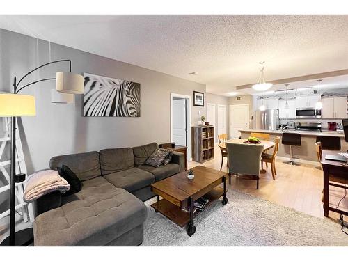 3607-135C Sandpiper Road, Fort Mcmurray, AB - Indoor Photo Showing Living Room