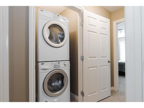 549 Walnut Crescent, Fort Mcmurray, AB - Indoor Photo Showing Laundry Room