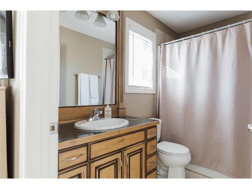 549 Walnut Crescent, Fort Mcmurray, AB - Indoor Photo Showing Bathroom