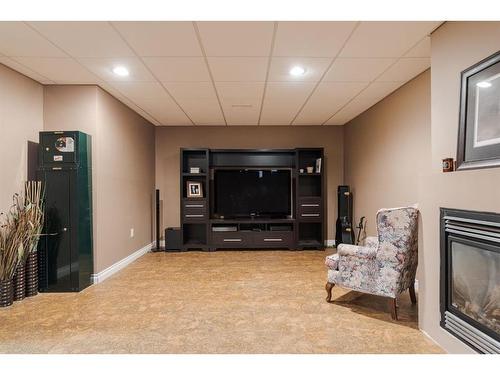 549 Walnut Crescent, Fort Mcmurray, AB - Indoor With Fireplace