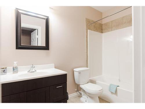 549 Walnut Crescent, Fort Mcmurray, AB - Indoor Photo Showing Bathroom