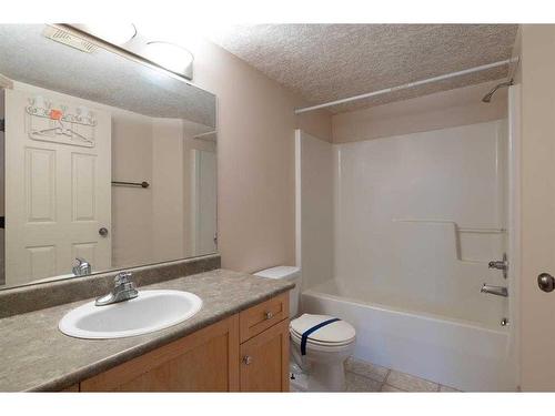 2204-38 Riedel Street, Fort Mcmurray, AB - Indoor Photo Showing Bathroom