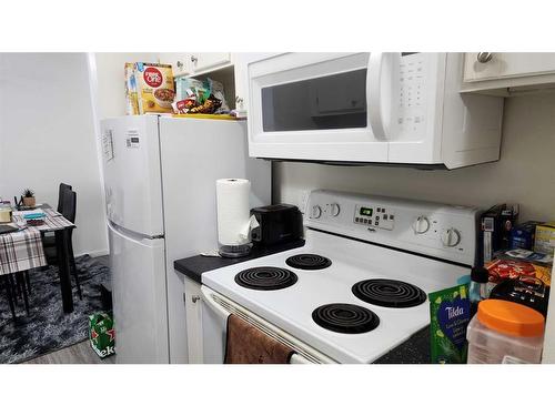 309-13221 Macdonald Drive, Fort Mcmurray, AB - Indoor Photo Showing Kitchen