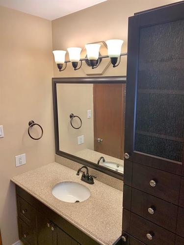 10312 101 A Ave., Lac La Biche, AB - Indoor Photo Showing Bathroom