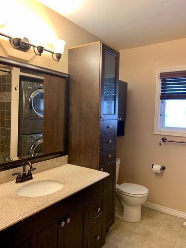 10312 101 A Ave., Lac La Biche, AB - Indoor Photo Showing Bathroom