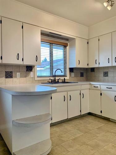 10312 101 A Ave., Lac La Biche, AB - Indoor Photo Showing Kitchen