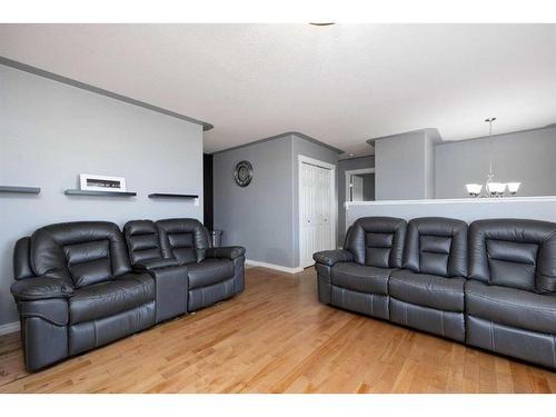 225 Crown Creek Lane, Fort Mcmurray, AB - Indoor Photo Showing Living Room