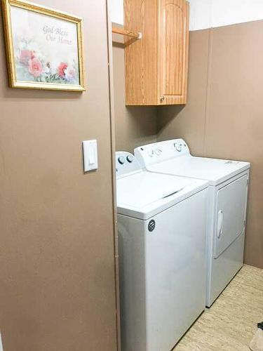 121 Grant Bay, Fort Mcmurray, AB - Indoor Photo Showing Laundry Room