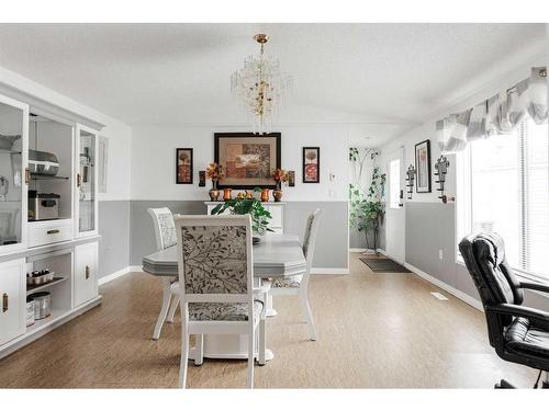 121 Grant Bay, Fort Mcmurray, AB - Indoor Photo Showing Dining Room