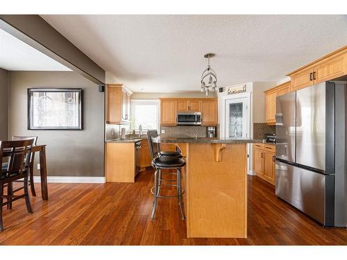 105 Lynx Crescent, Fort Mcmurray, AB - Indoor Photo Showing Kitchen With Stainless Steel Kitchen