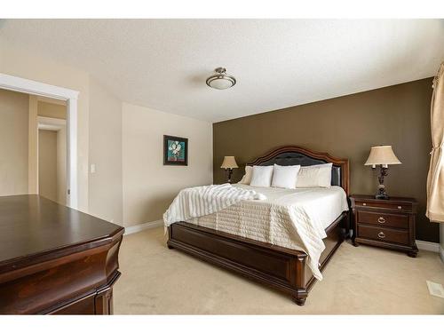 105 Lynx Crescent, Fort Mcmurray, AB - Indoor Photo Showing Bedroom