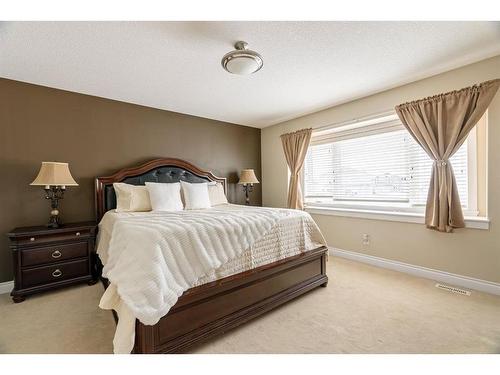 105 Lynx Crescent, Fort Mcmurray, AB - Indoor Photo Showing Bedroom