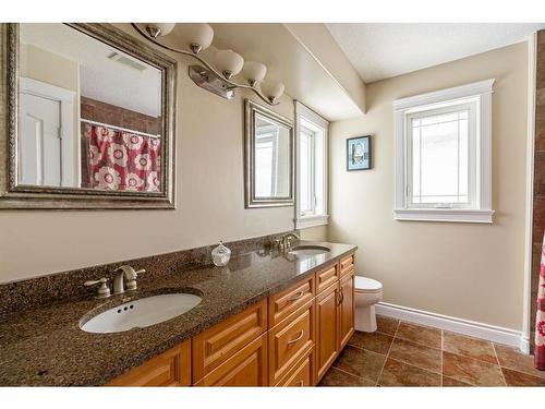 105 Lynx Crescent, Fort Mcmurray, AB - Indoor Photo Showing Bathroom