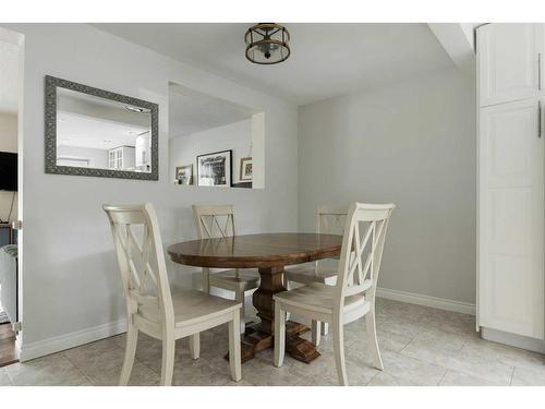 125 Goodwin Place, Fort Mcmurray, AB - Indoor Photo Showing Dining Room