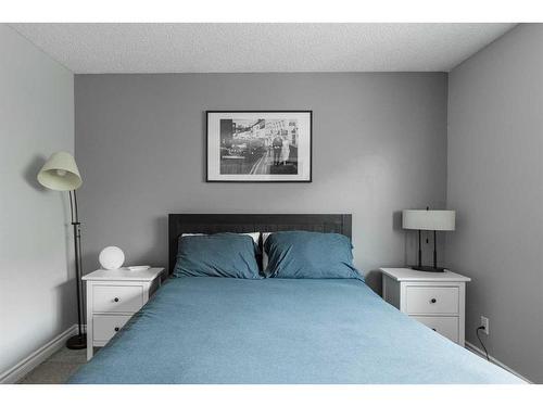125 Goodwin Place, Fort Mcmurray, AB - Indoor Photo Showing Bedroom