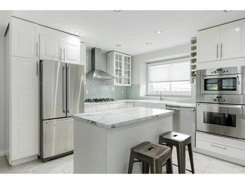 125 Goodwin Place, Fort Mcmurray, AB - Indoor Photo Showing Kitchen With Upgraded Kitchen