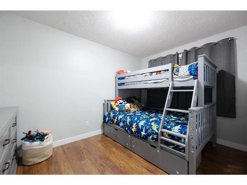138 Cochrane Crescent, Fort Mcmurray, AB - Indoor Photo Showing Bedroom