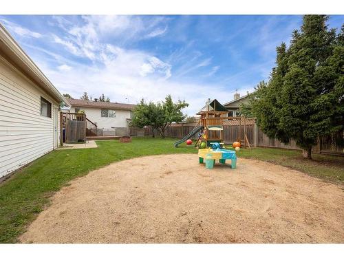 138 Cochrane Crescent, Fort Mcmurray, AB - Outdoor With Backyard
