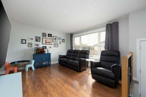 138 Cochrane Crescent, Fort Mcmurray, AB - Indoor Photo Showing Living Room