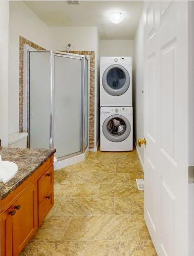 7415 Railway Avenue, Fort Mcmurray, AB - Indoor Photo Showing Laundry Room