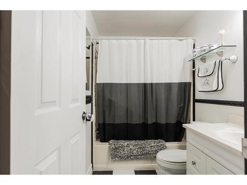121 Fullerton Drive, Fort Mcmurray, AB - Indoor Photo Showing Bathroom