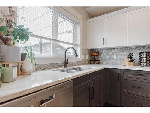 399 Prospect Drive, Fort Mcmurray, AB - Indoor Photo Showing Kitchen With Double Sink