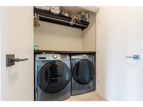 399 Prospect Drive, Fort Mcmurray, AB - Indoor Photo Showing Laundry Room