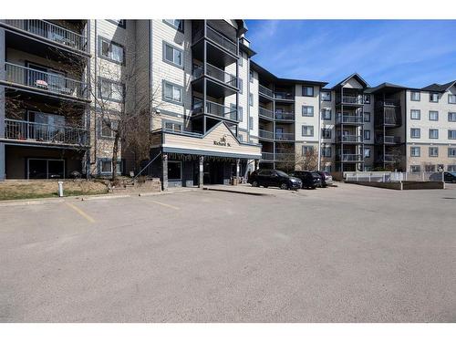 541-200 Richard Street, Fort Mcmurray, AB - Outdoor With Facade
