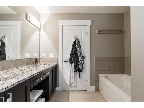 16-208 Sparrow Hawk Drive, Fort Mcmurray, AB - Indoor Photo Showing Bathroom