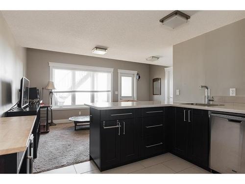 16-208 Sparrow Hawk Drive, Fort Mcmurray, AB - Indoor Photo Showing Kitchen