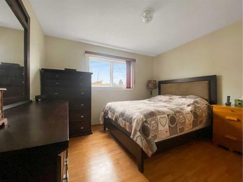 26 Maciver Street, Fort Mcmurray, AB - Indoor Photo Showing Bedroom