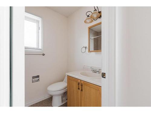 260 Bacon Place, Fort Mcmurray, AB - Indoor Photo Showing Bathroom