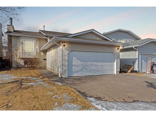 260 Bacon Place, Fort Mcmurray, AB - Outdoor