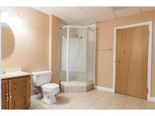 260 Bacon Place, Fort Mcmurray, AB - Indoor Photo Showing Bathroom