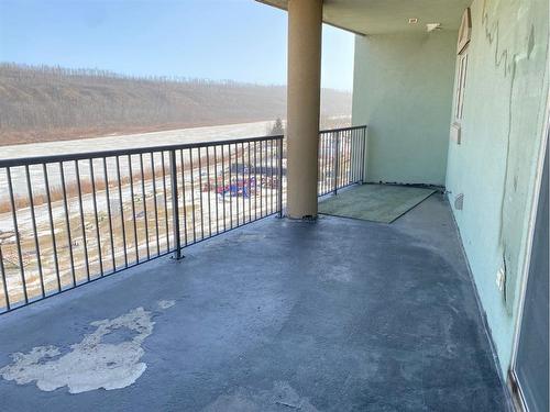 519-8535 Clearwater Drive, Fort Mcmurray, AB - Outdoor With Balcony