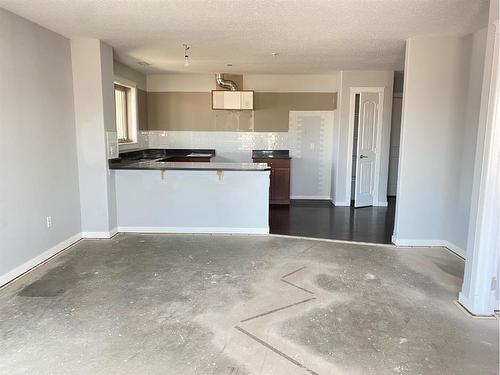 519-8535 Clearwater Drive, Fort Mcmurray, AB - Indoor Photo Showing Kitchen