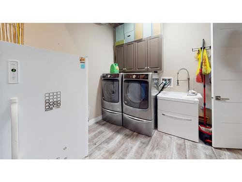 217-14579 Twp Rd 690, Rural Lac La Biche County, AB - Indoor Photo Showing Laundry Room