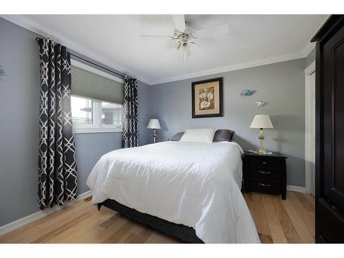 141 Caldwell Crescent, Fort Mcmurray, AB - Indoor Photo Showing Bedroom