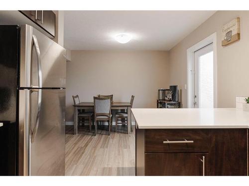 163-401 Athabasca Avenue, Fort Mcmurray, AB - Indoor Photo Showing Kitchen With Double Sink