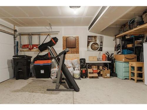 163-401 Athabasca Avenue, Fort Mcmurray, AB - Indoor Photo Showing Garage
