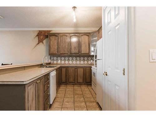 403-10101 Morrison Street, Fort Mcmurray, AB - Indoor Photo Showing Kitchen