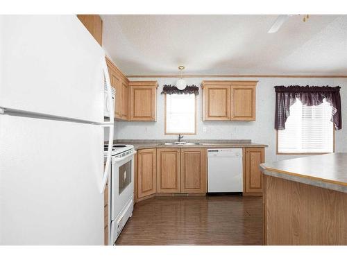 272 Palomino Close, Fort Mcmurray, AB - Indoor Photo Showing Kitchen With Double Sink